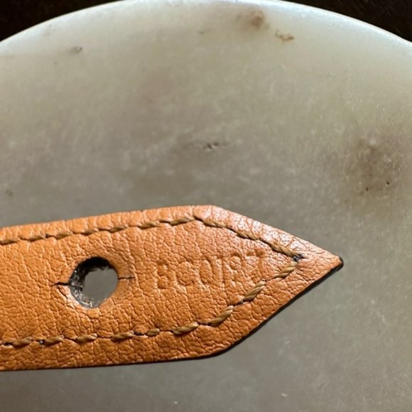 Authentic Louis Vuitton Essential V Bracelet - Picture 8 of 13